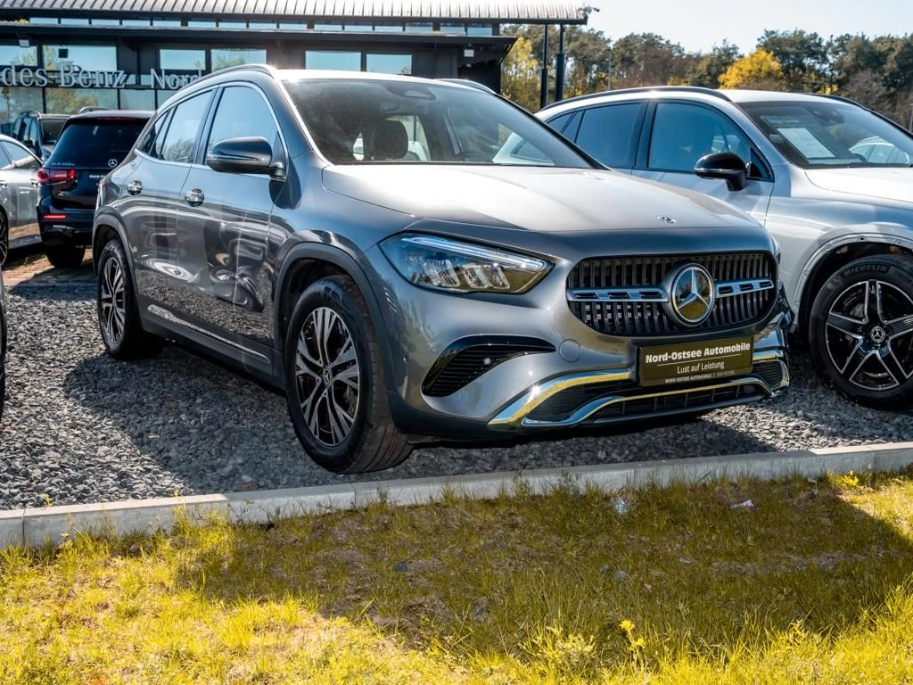 Mercedes-Benz-GLA 200 d-image-4