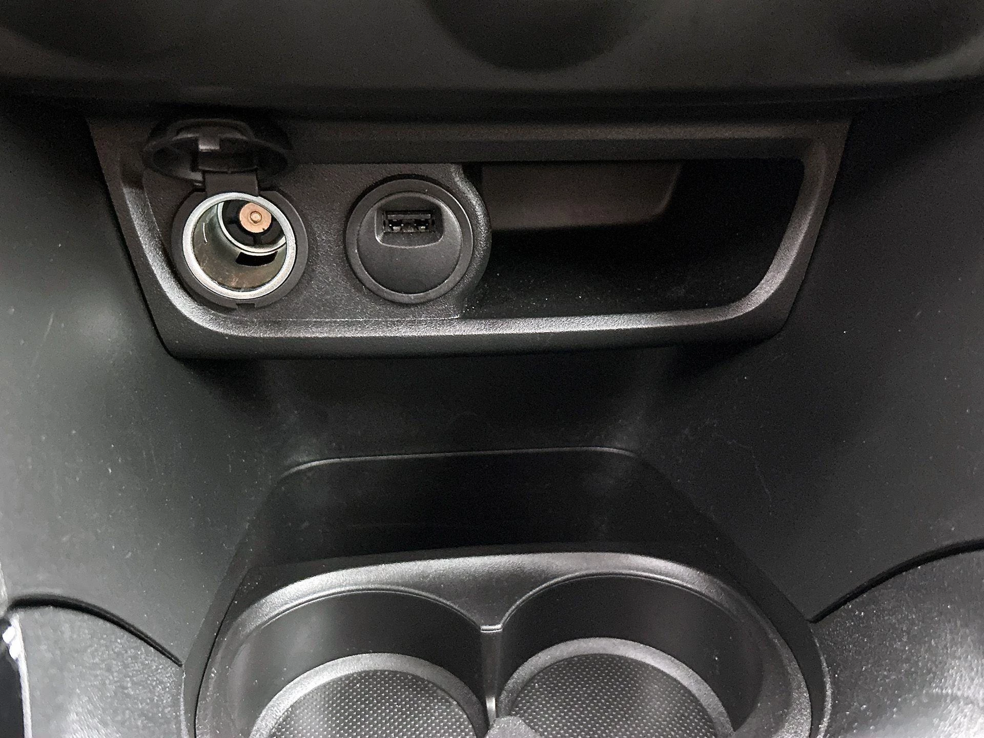 Peugeot-2008-image-25