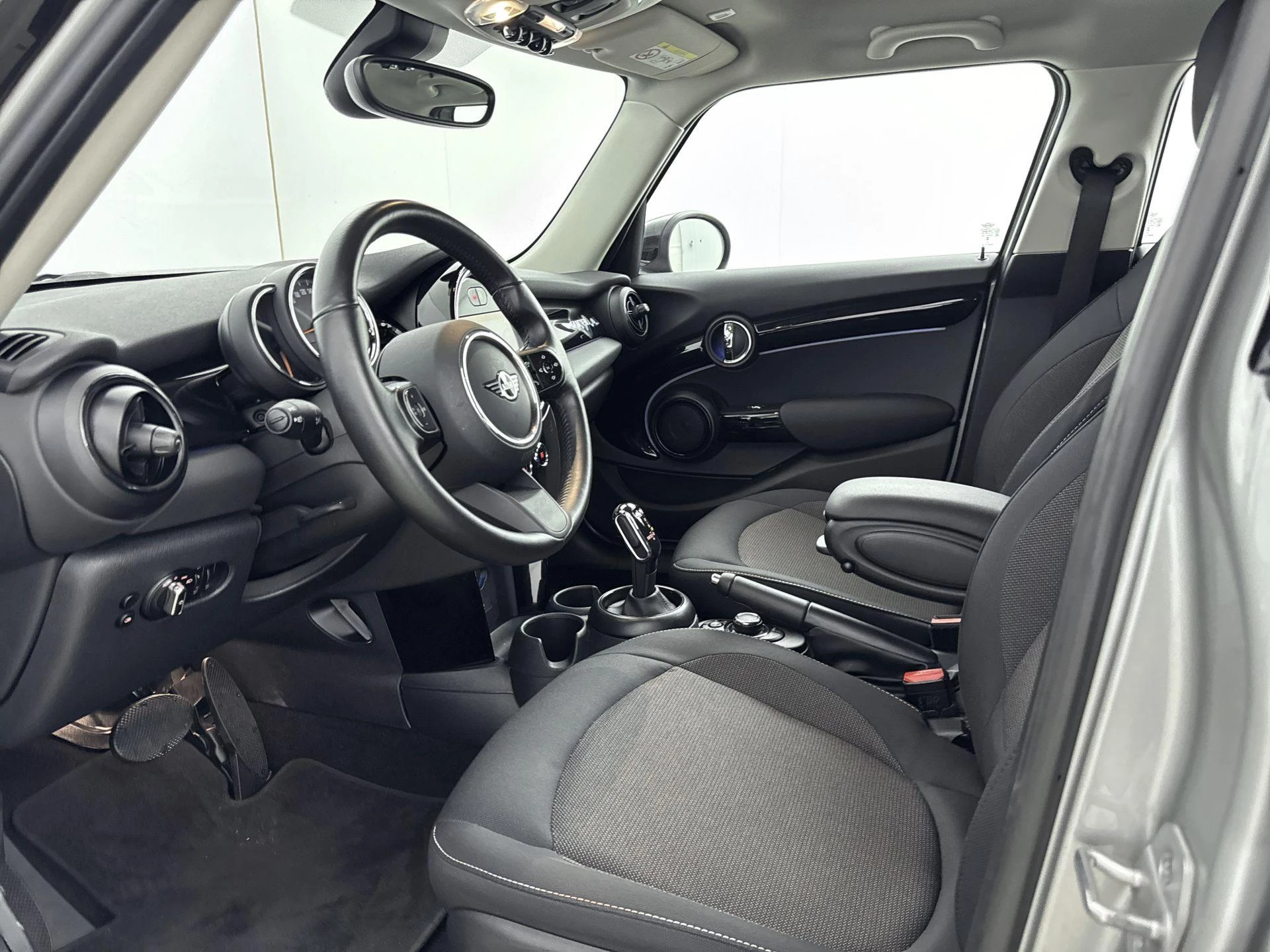 MINI-Cooper-image-7