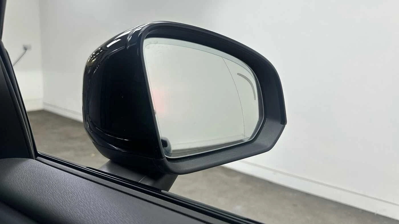Volvo-EX40-image-39