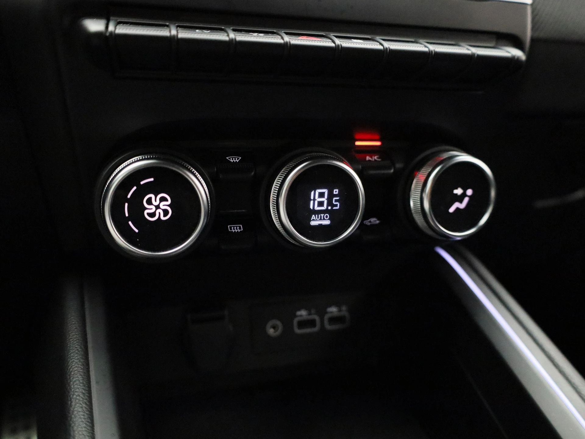 Renault-Clio-image-23