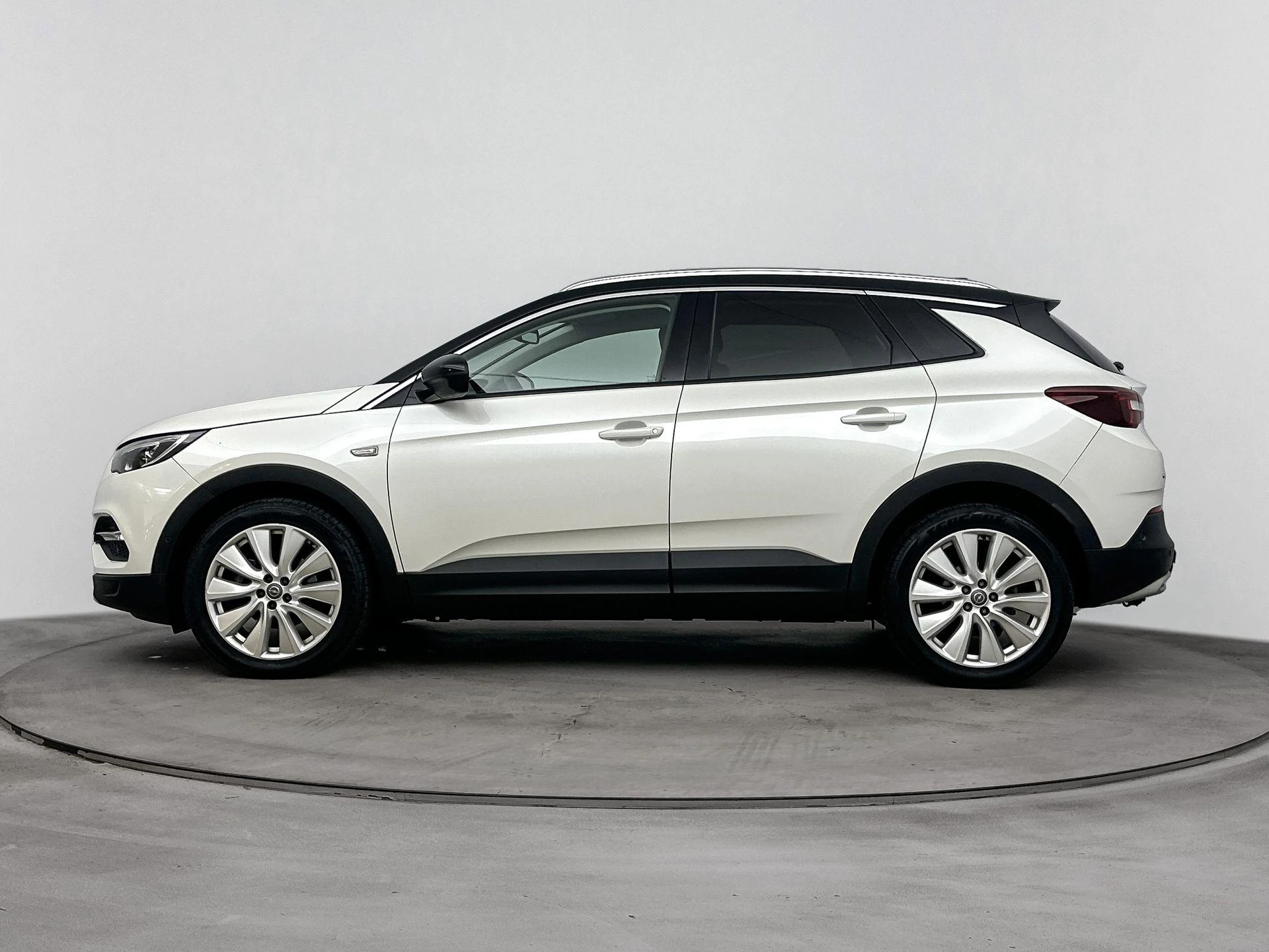 Opel-Grandland X-image-1