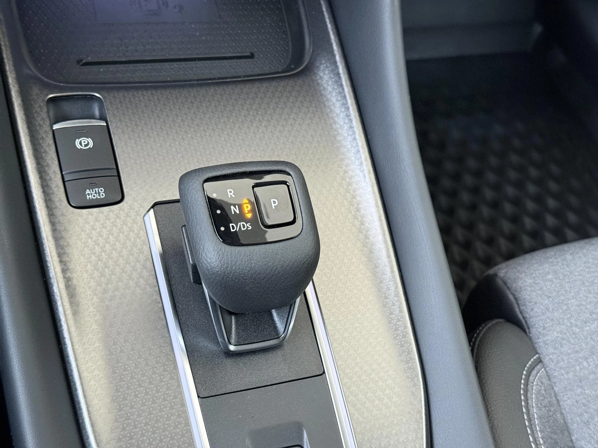Nissan-QASHQAI-image-14