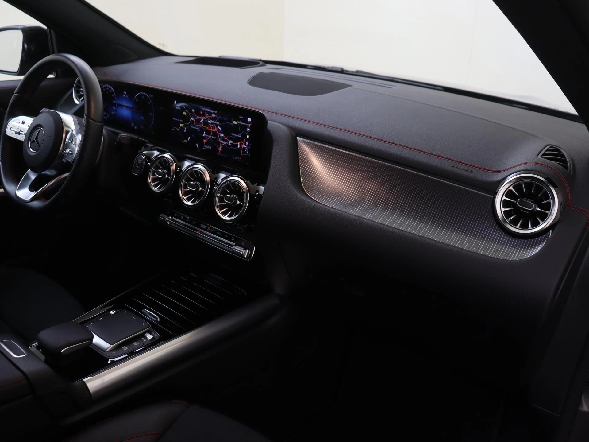 Mercedes-Benz-EQA-image-10