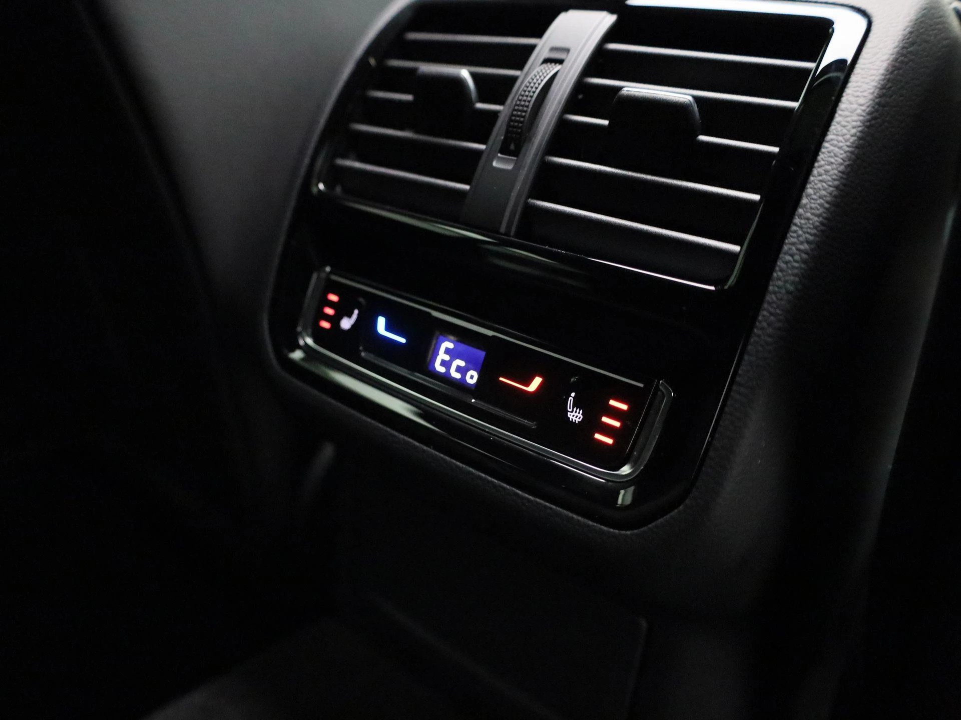 Volkswagen-Arteon-image-44