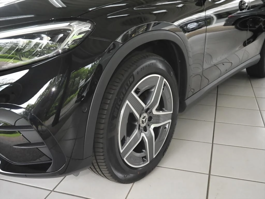 Mercedes-Benz-GLC 300 d-image-5