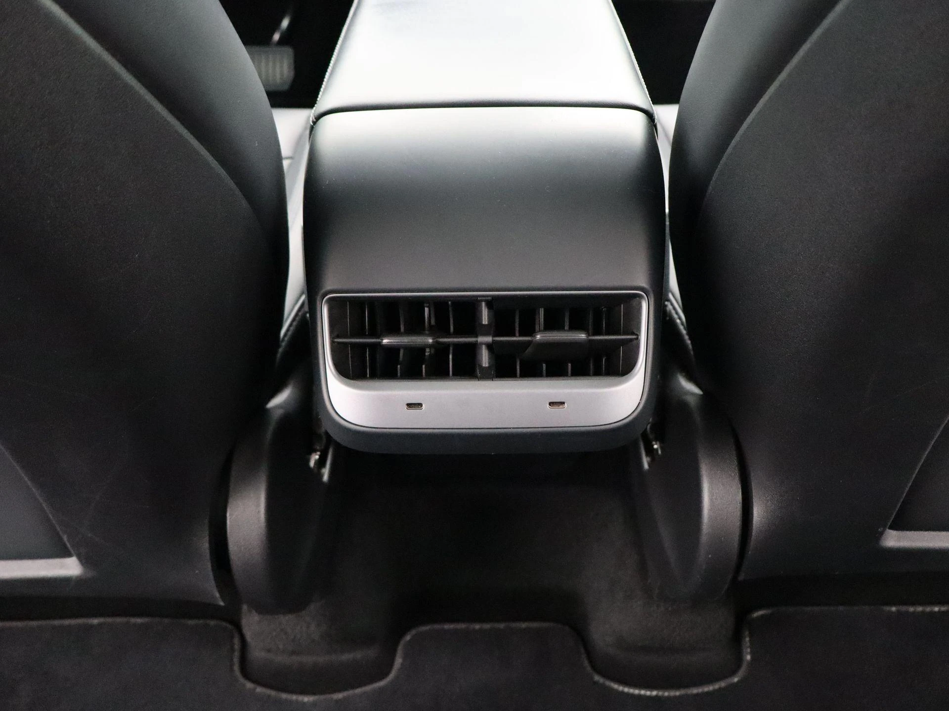 Tesla-Model Y-image-32