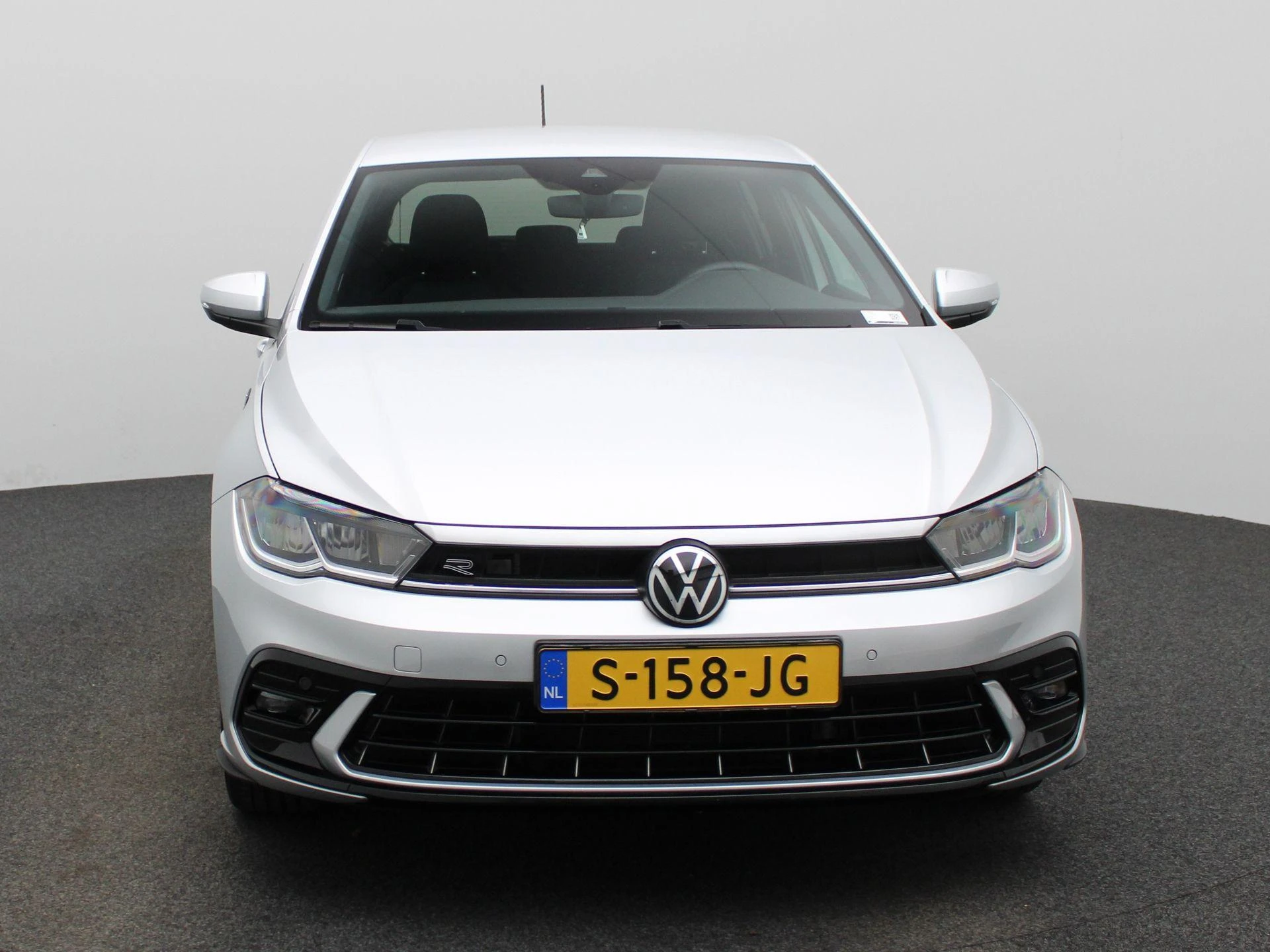 Volkswagen-Polo-image-2