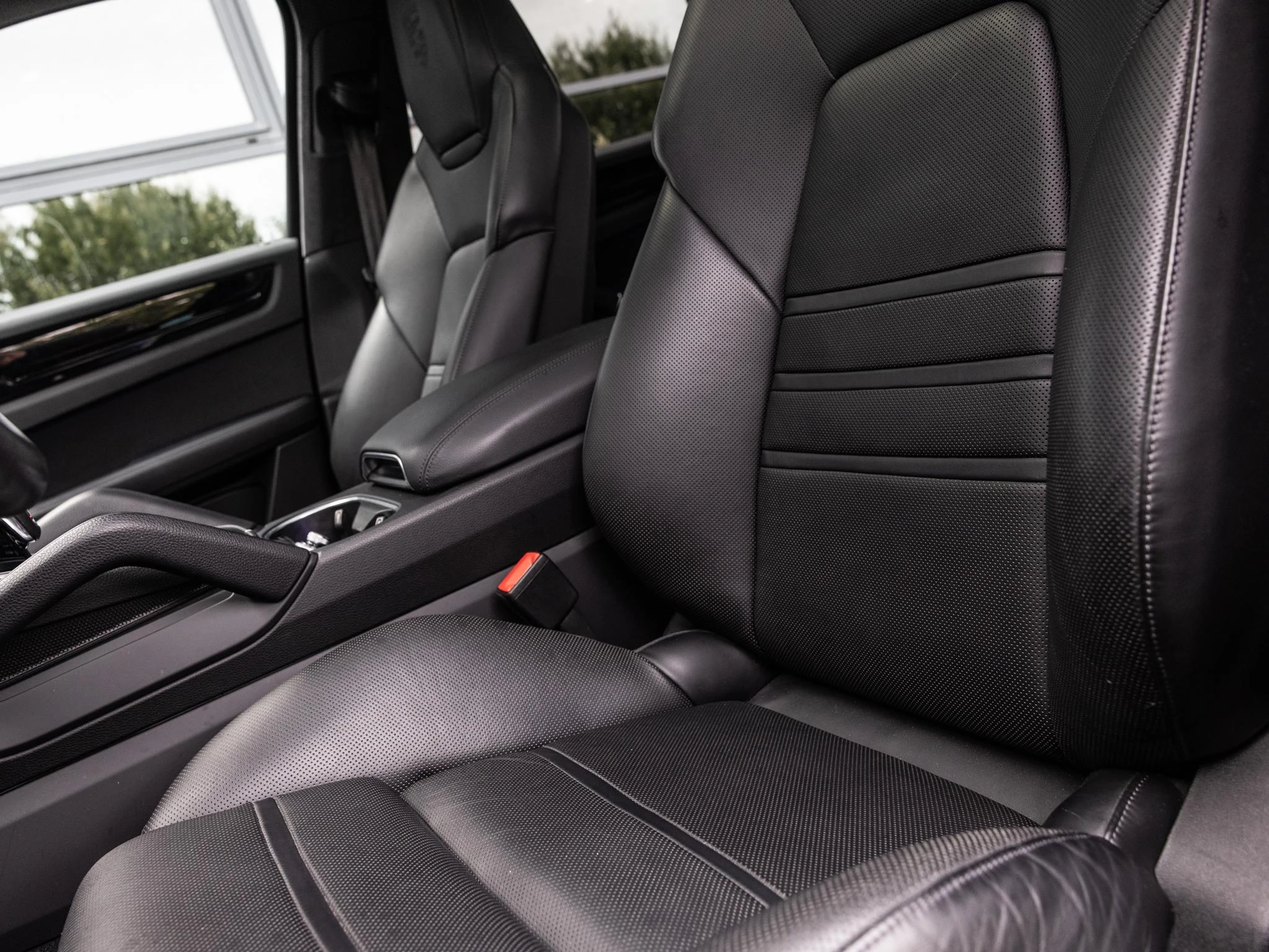 Porsche-Cayenne-image-11