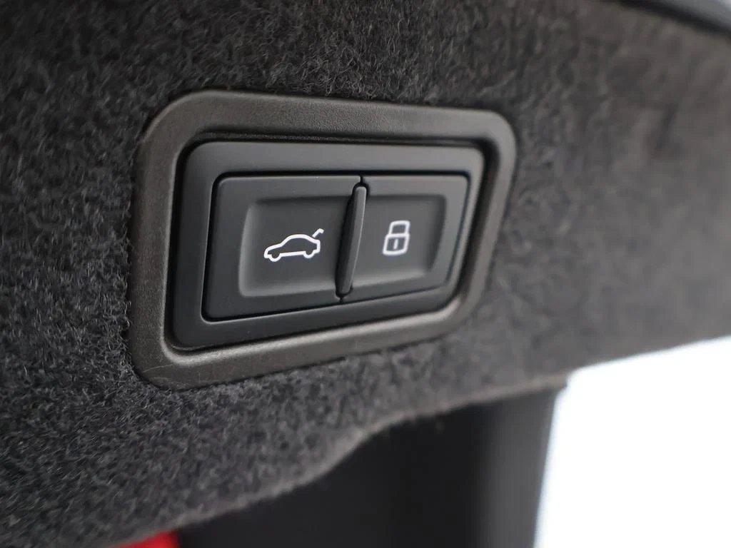 Audi-A8-image-13