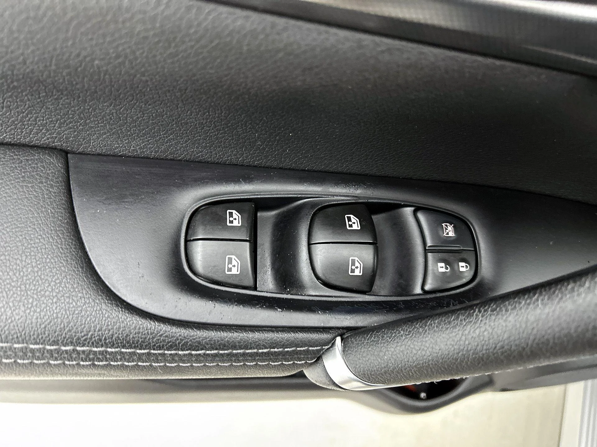 Nissan-QASHQAI-image-33