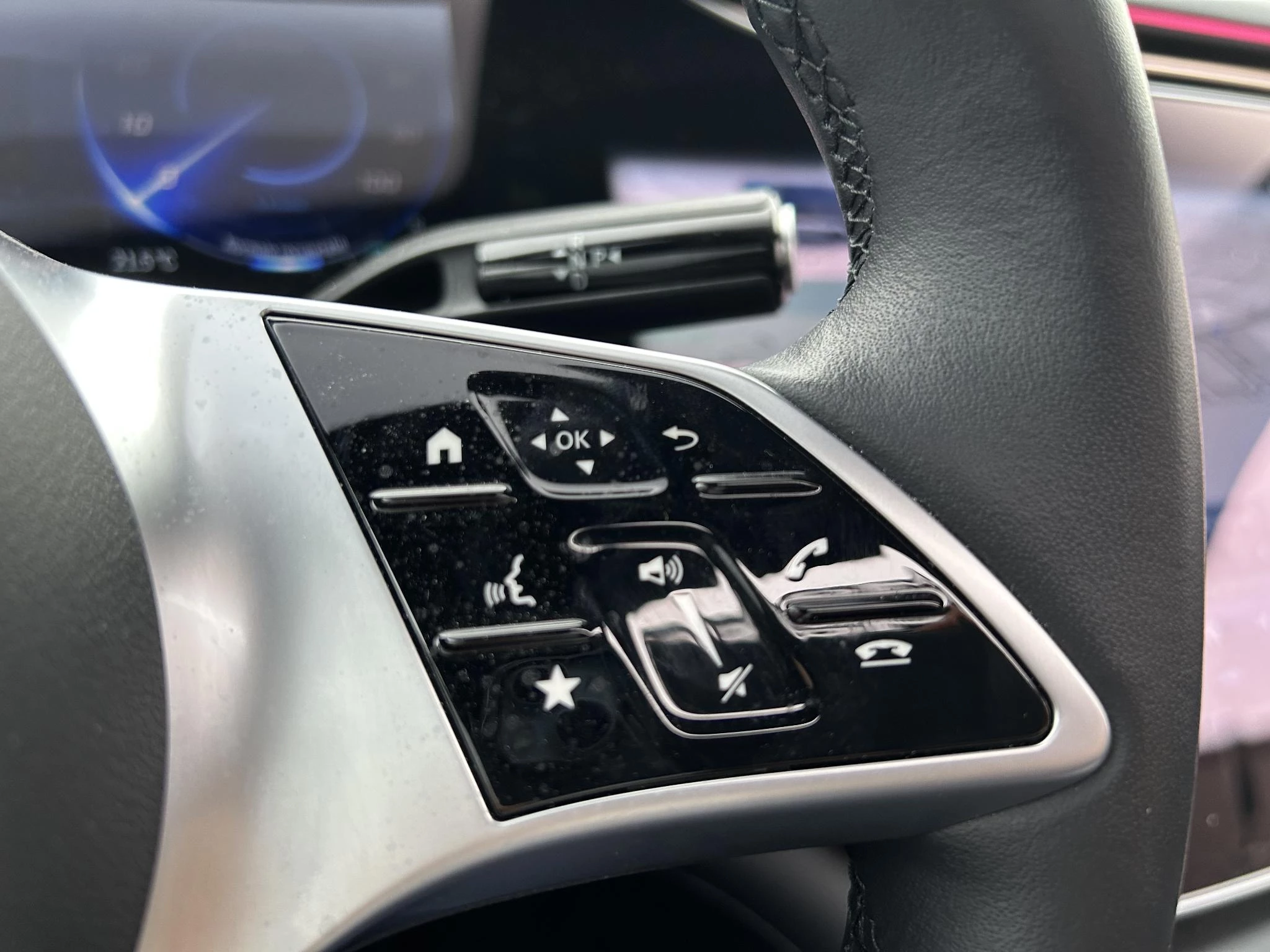 Mercedes-Benz-EQE-image-10