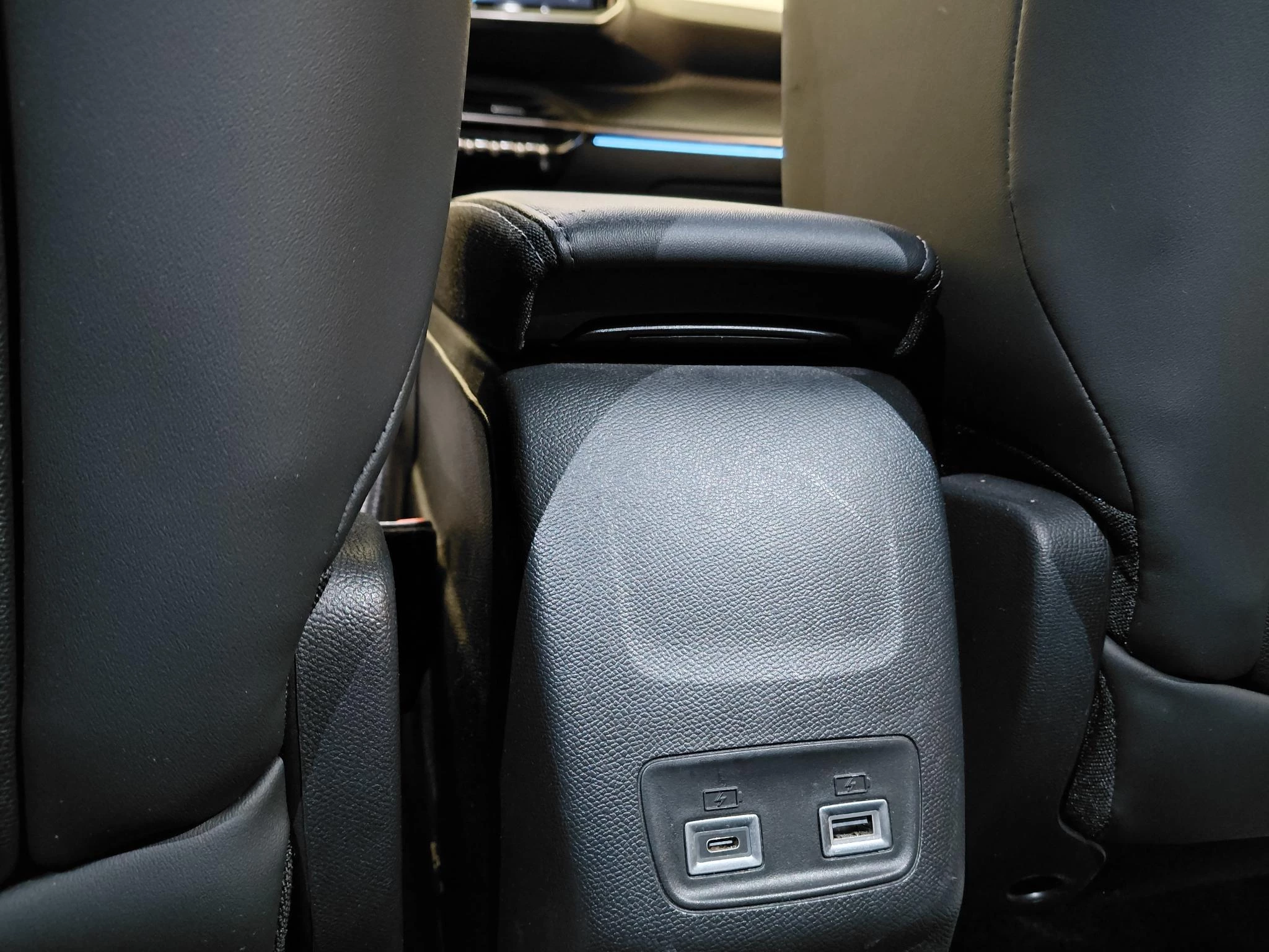 Peugeot-208-image-21