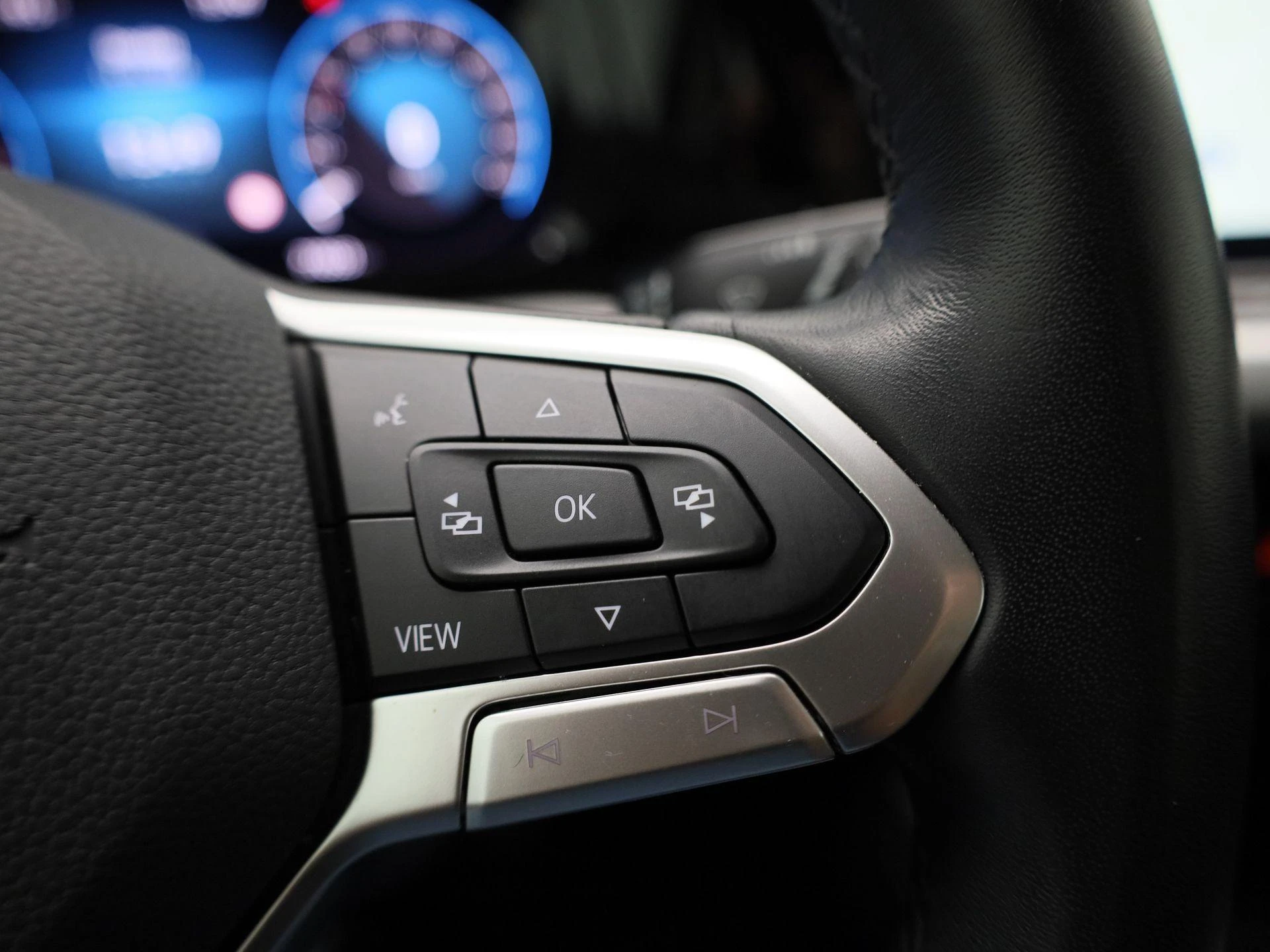 Volkswagen-Golf-image-14