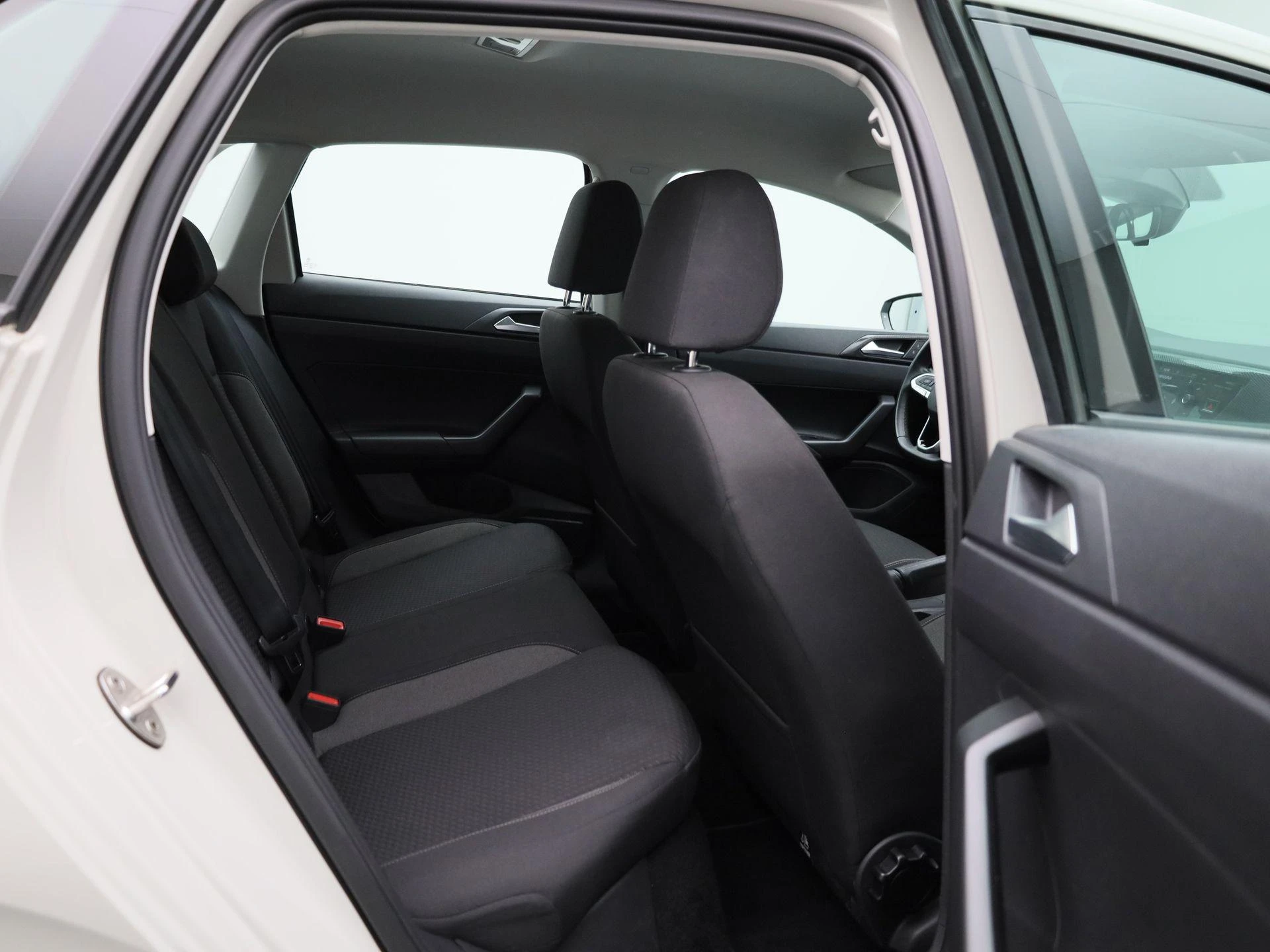 Volkswagen-Polo-image-30