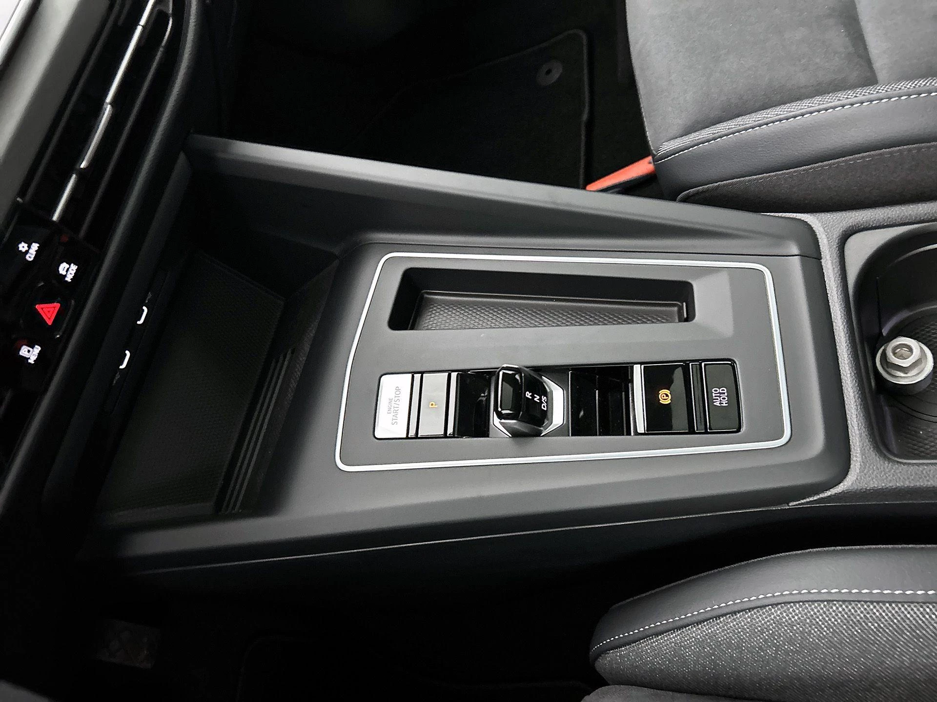 Volkswagen-Golf-image-8