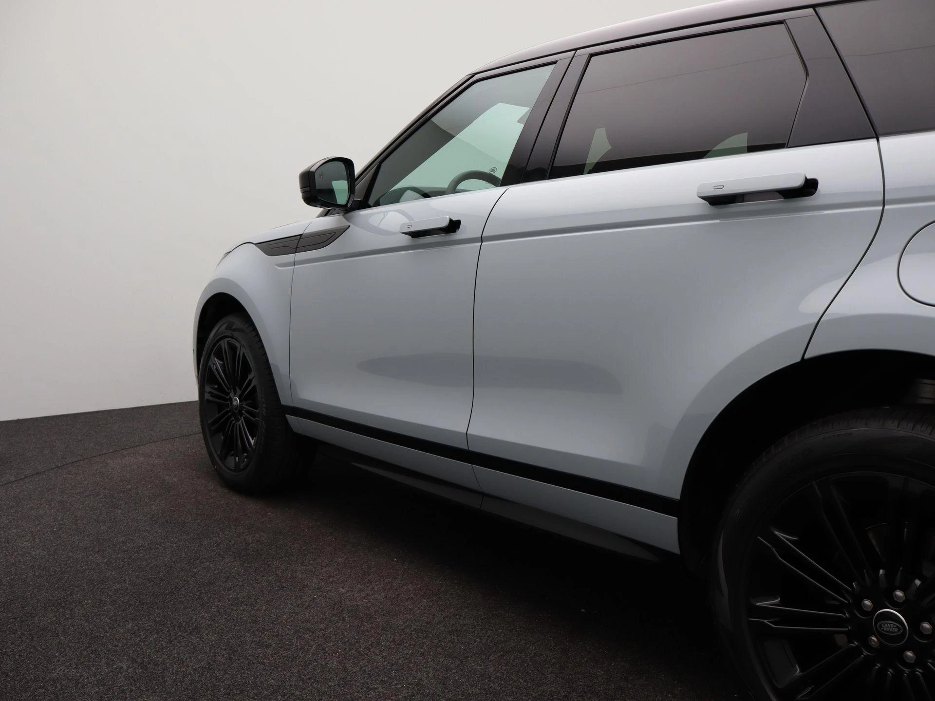 Land Rover-Range Rover Evoque-image-32