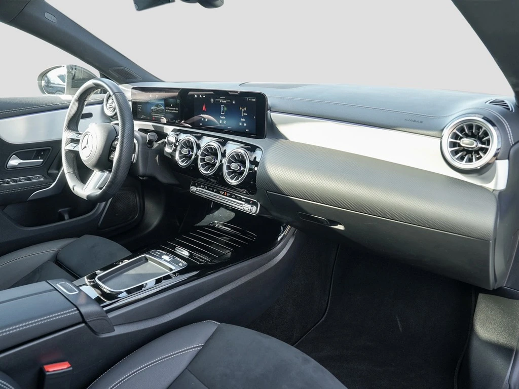 Mercedes-Benz-CLA-image-7