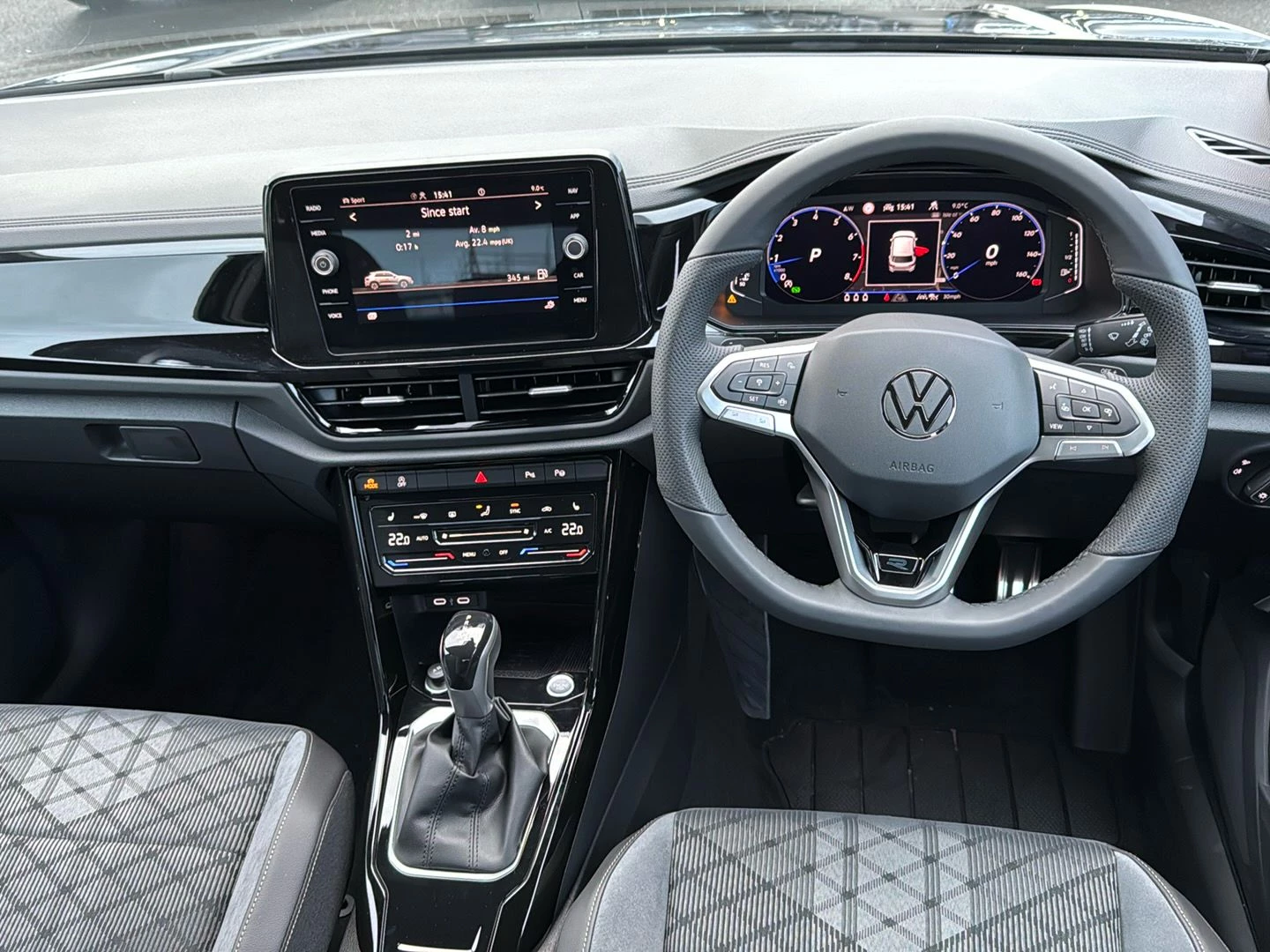 Volkswagen-T-Roc-image-3