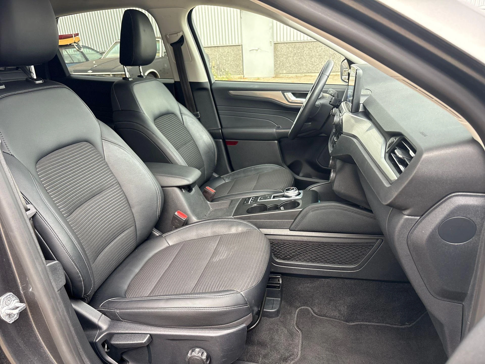 Ford-Kuga-image-38