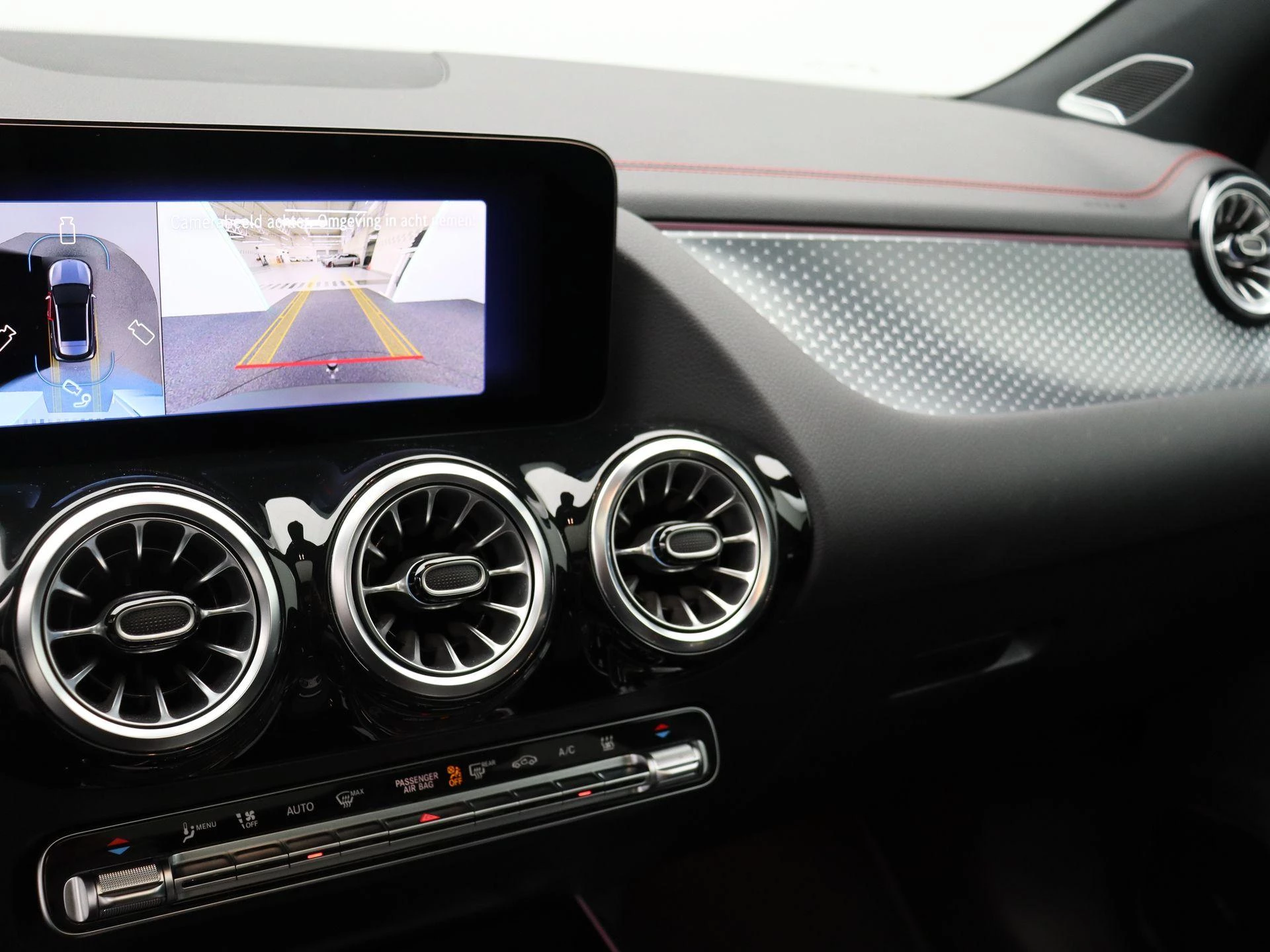 Mercedes-Benz EQA 250+ STAR EDITION + AMG + PANO DAK + BURMESTER + TREKHAAK + HEAD UP