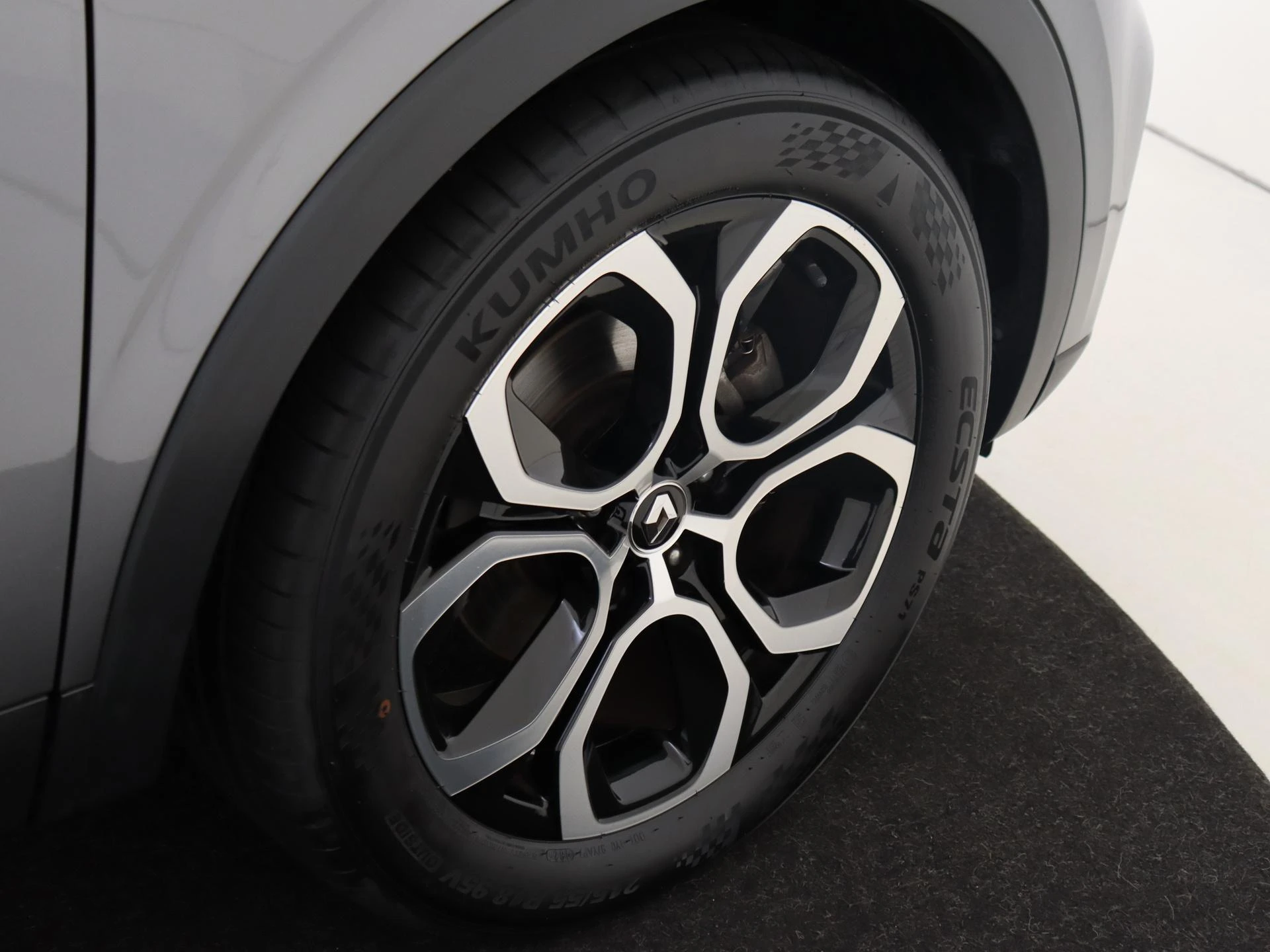 Renault-Arkana-image-25