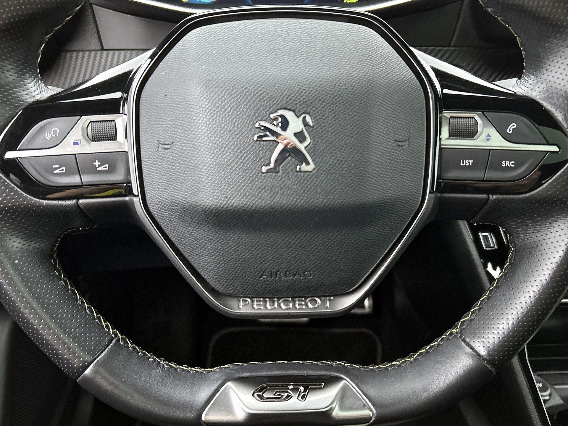 Peugeot-e-2008-image-38