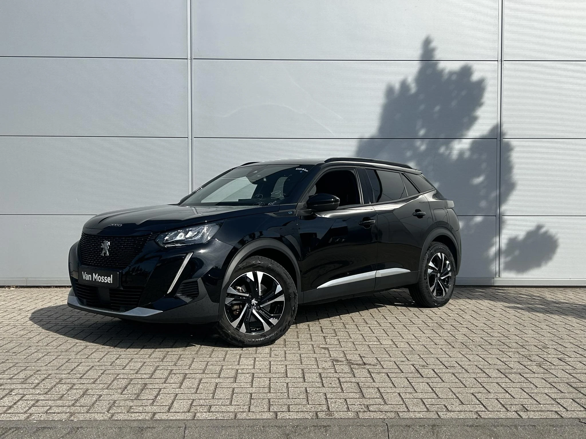 Peugeot-e-2008-image-4