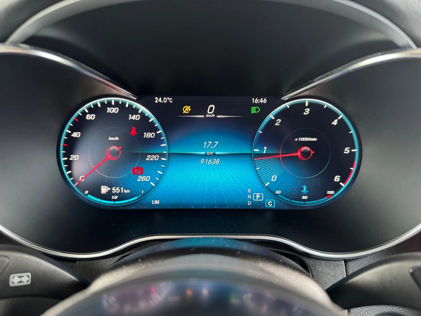 Mercedes-Benz-GLC-image-11