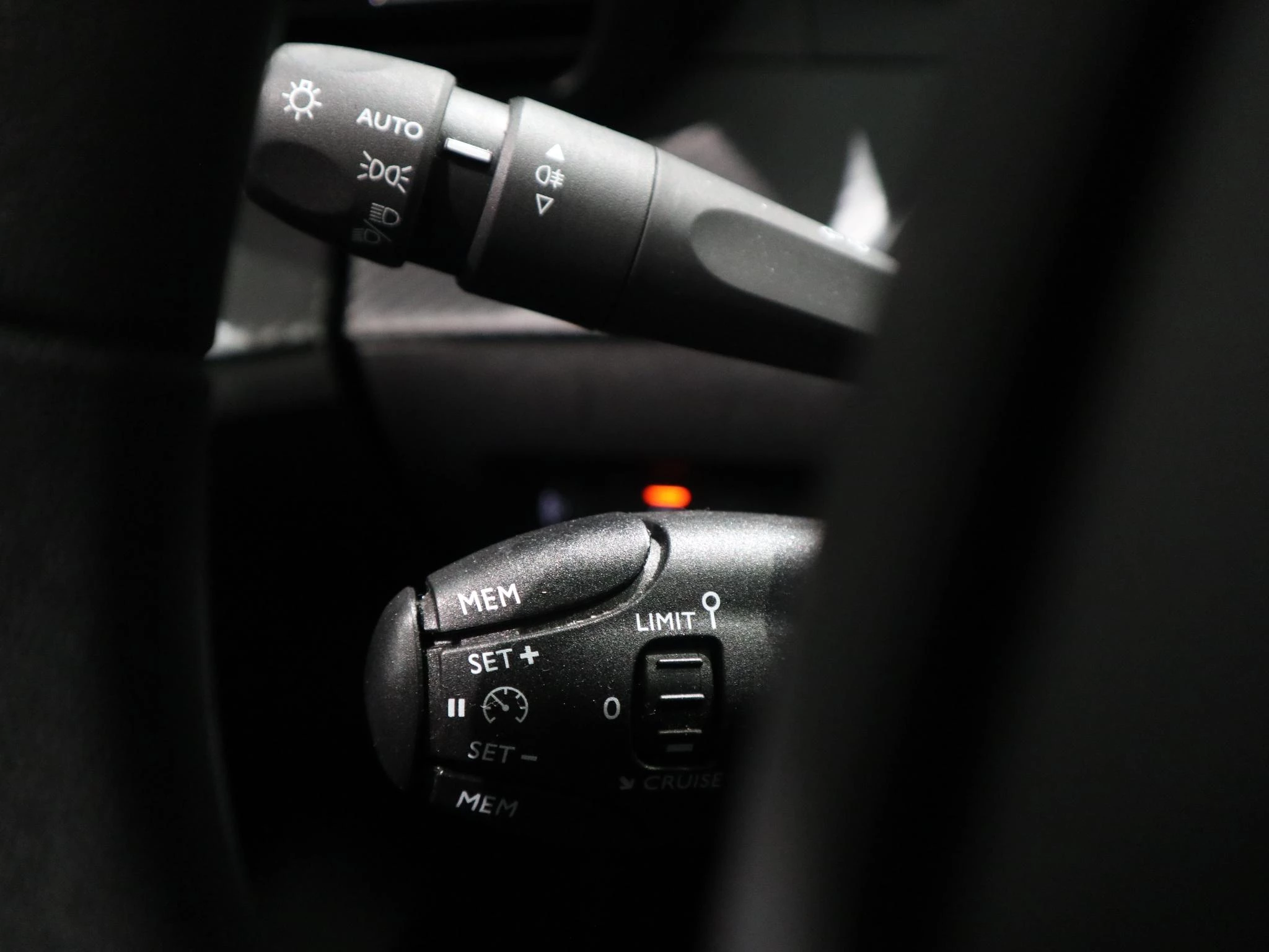 Peugeot-208-image-16