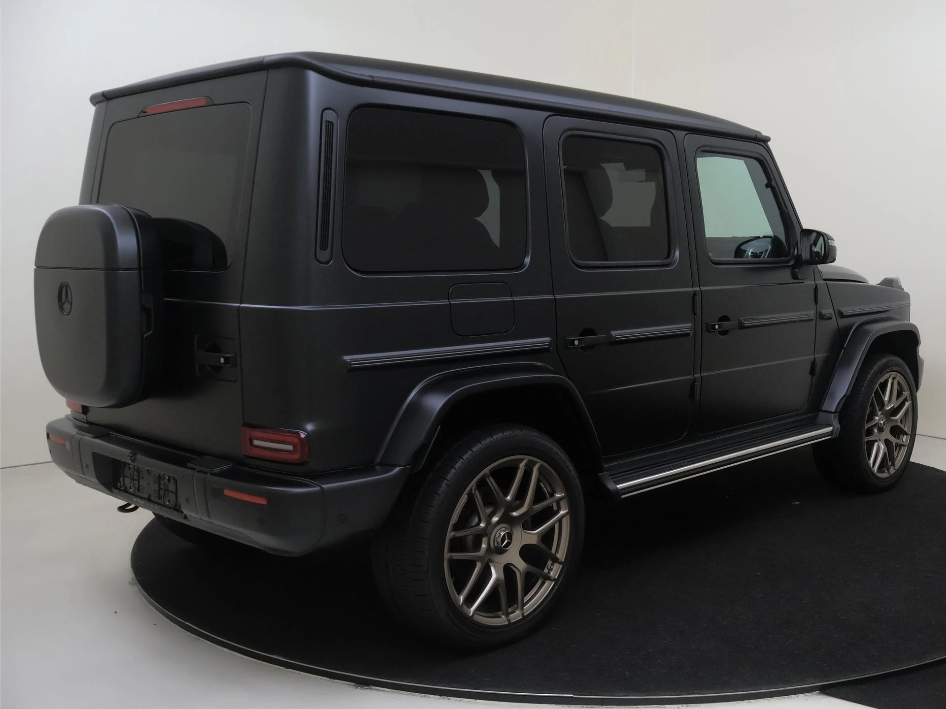 Mercedes-Benz-G-Klasse-image-3