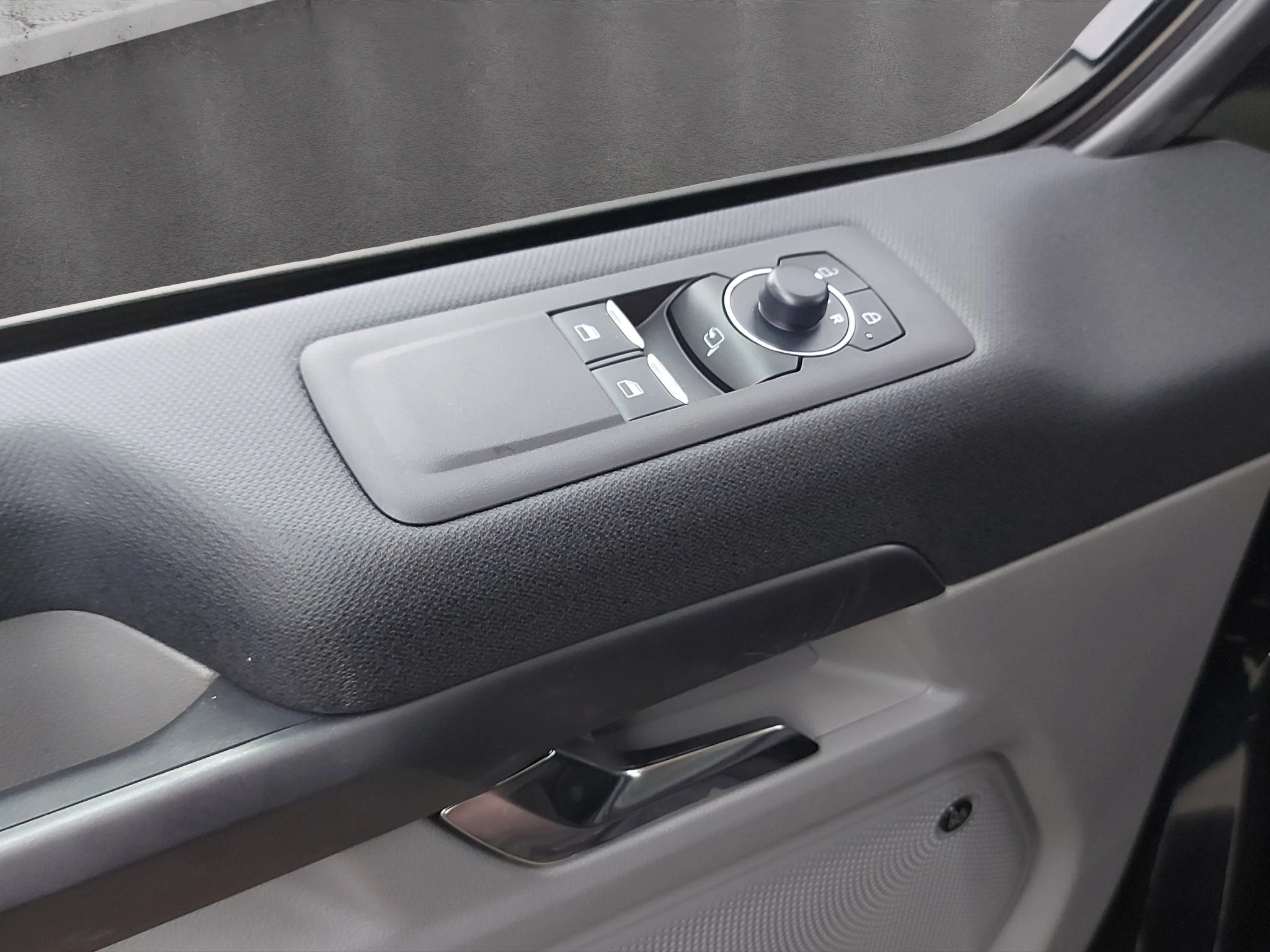 Ford-Tourneo Custom-image-16