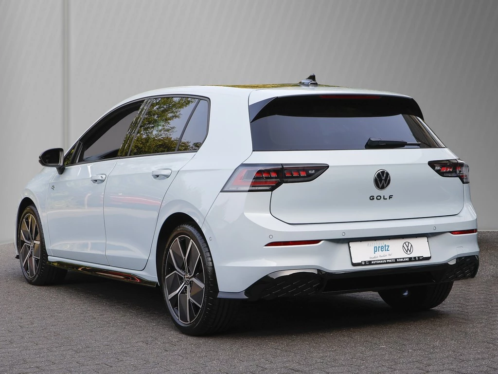 Volkswagen Golf 1.5 eTSI DSG R-Line AHK, Pano, ASG
