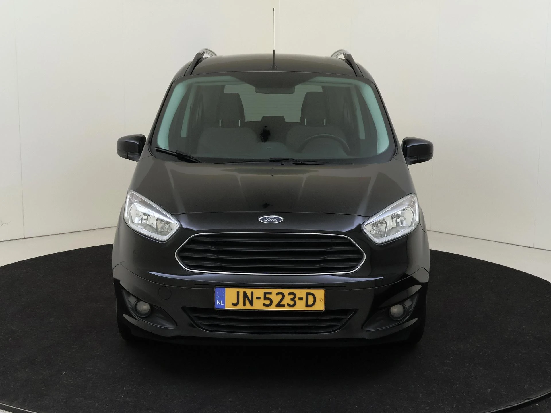 Ford-Tourneo Courier-image-5