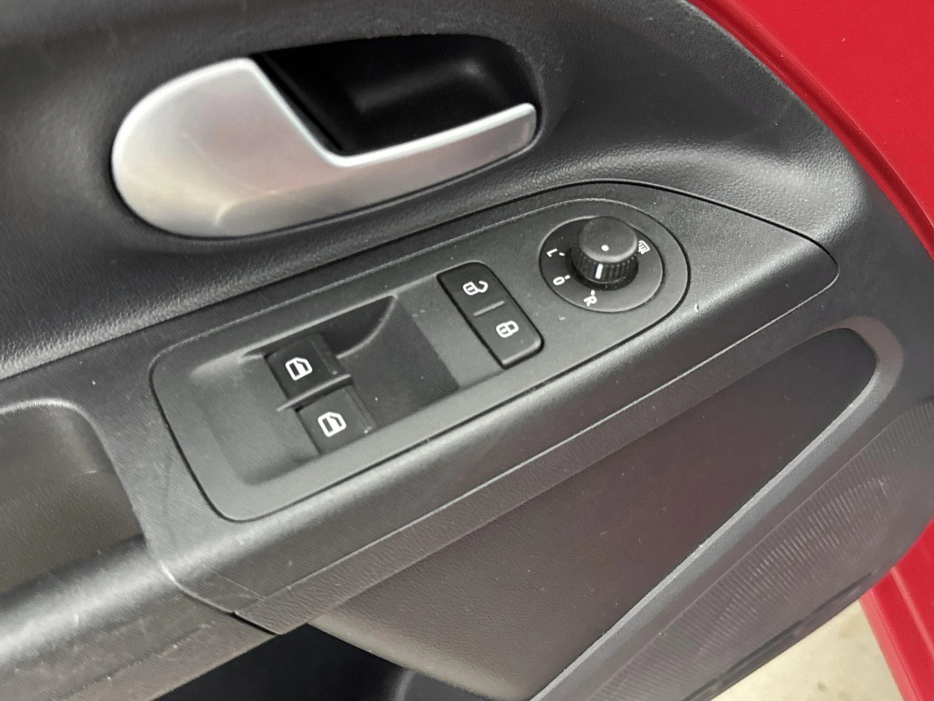 Volkswagen-up!-image-14