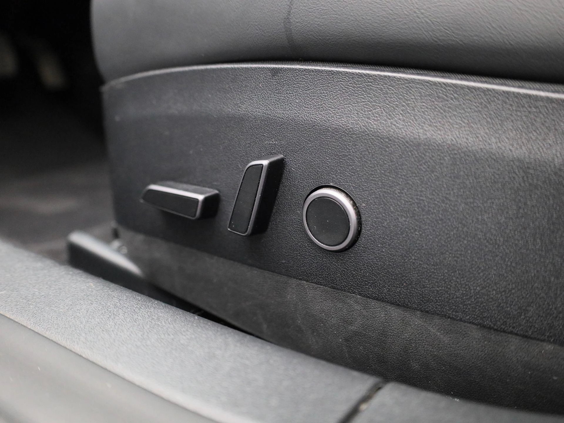 Tesla-Model 3-image-34