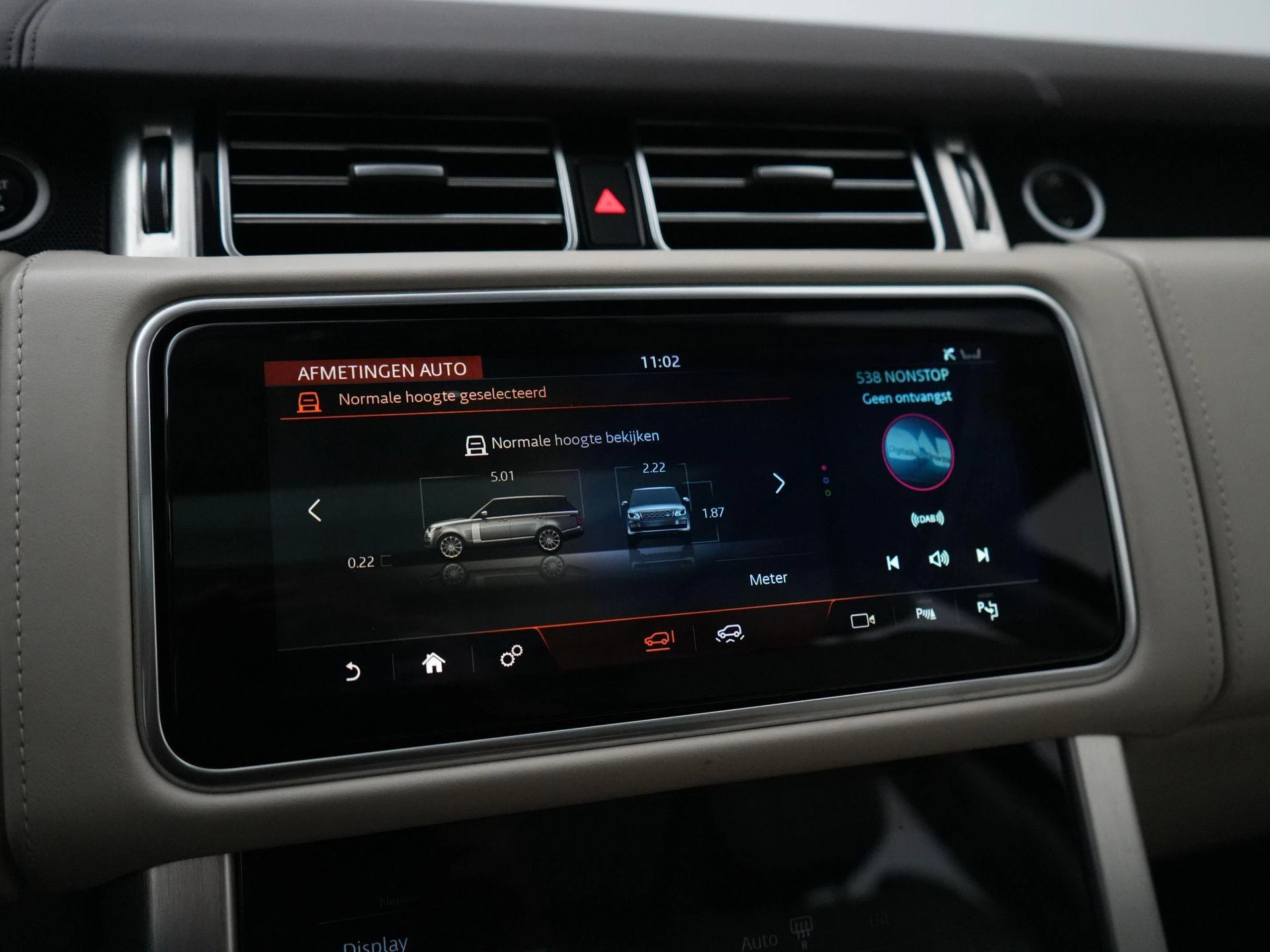 Land Rover-Range Rover-image-32