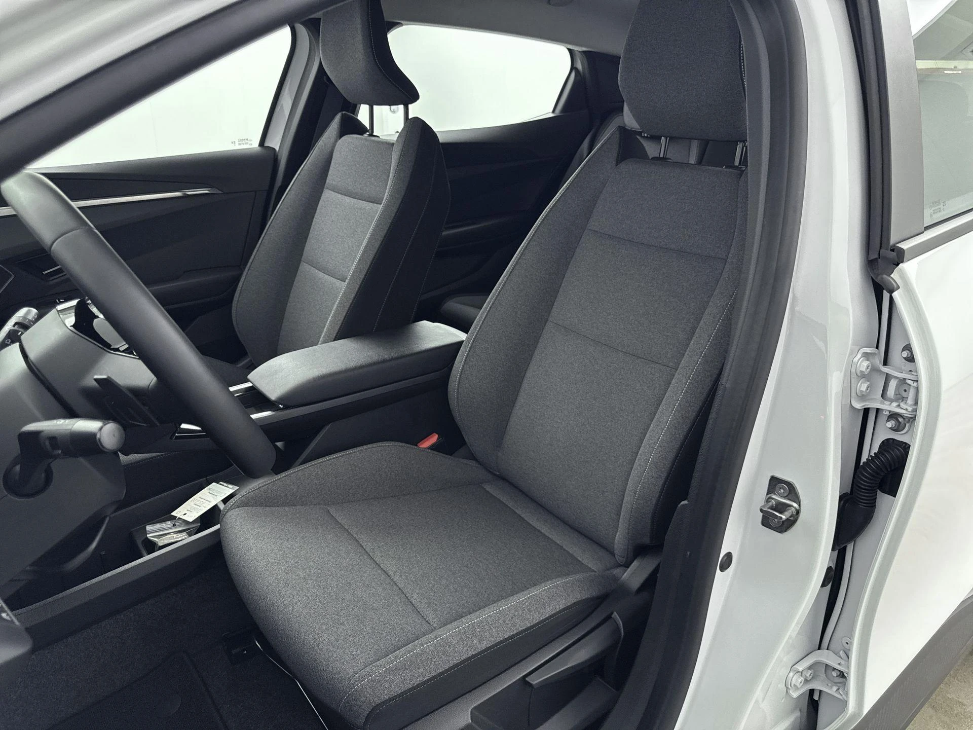 Renault-Megane E-Tech-image-9