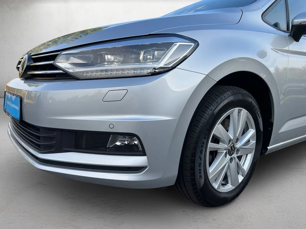 Volkswagen-Touran-image-3
