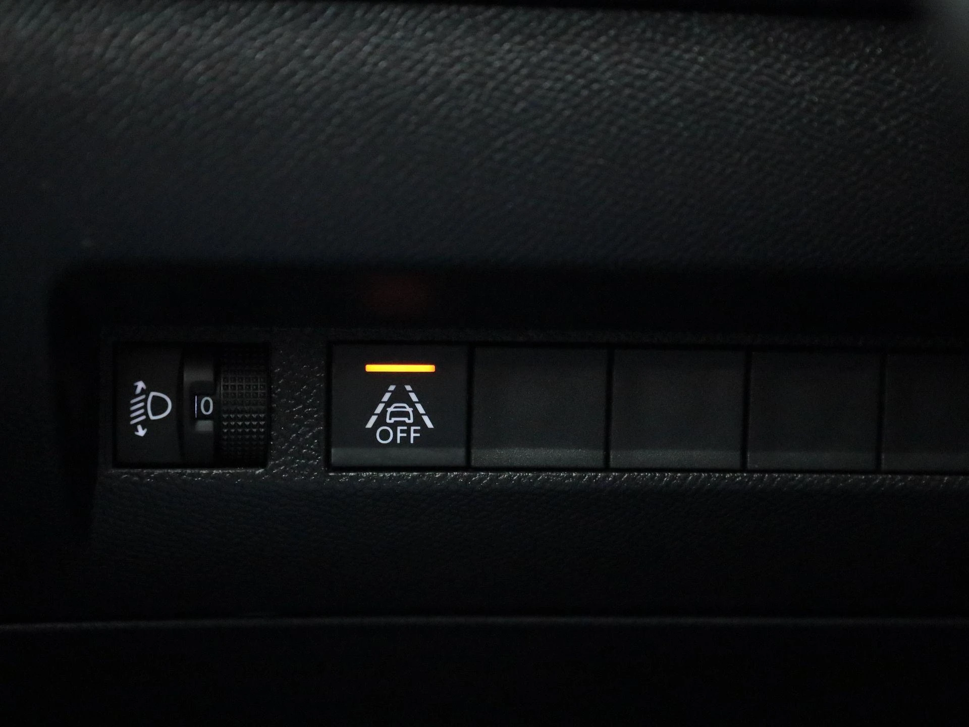 Peugeot-e-208-image-26