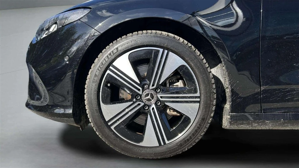 Mercedes-Benz-CLA-image-8