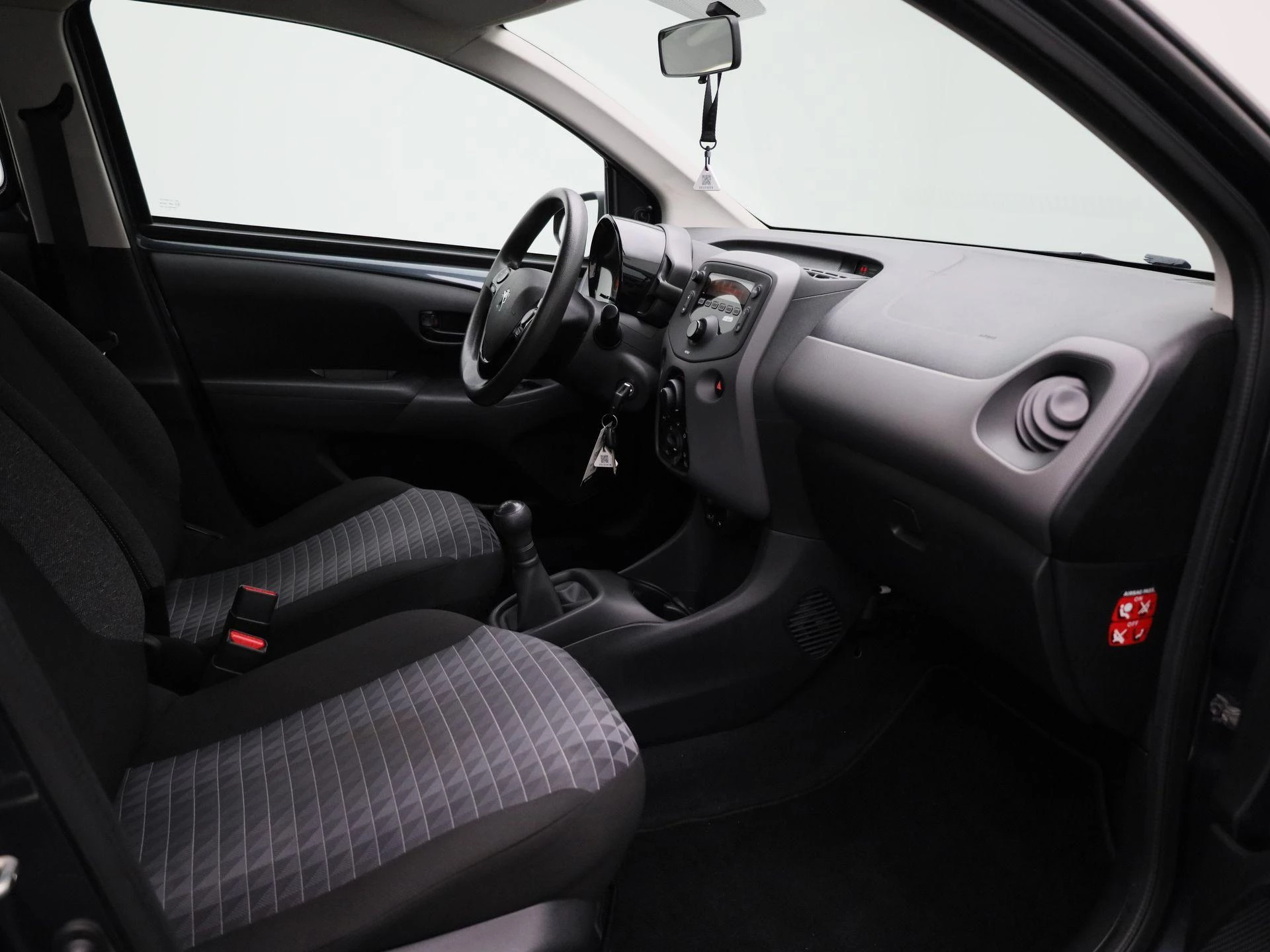 Peugeot-108-image-25