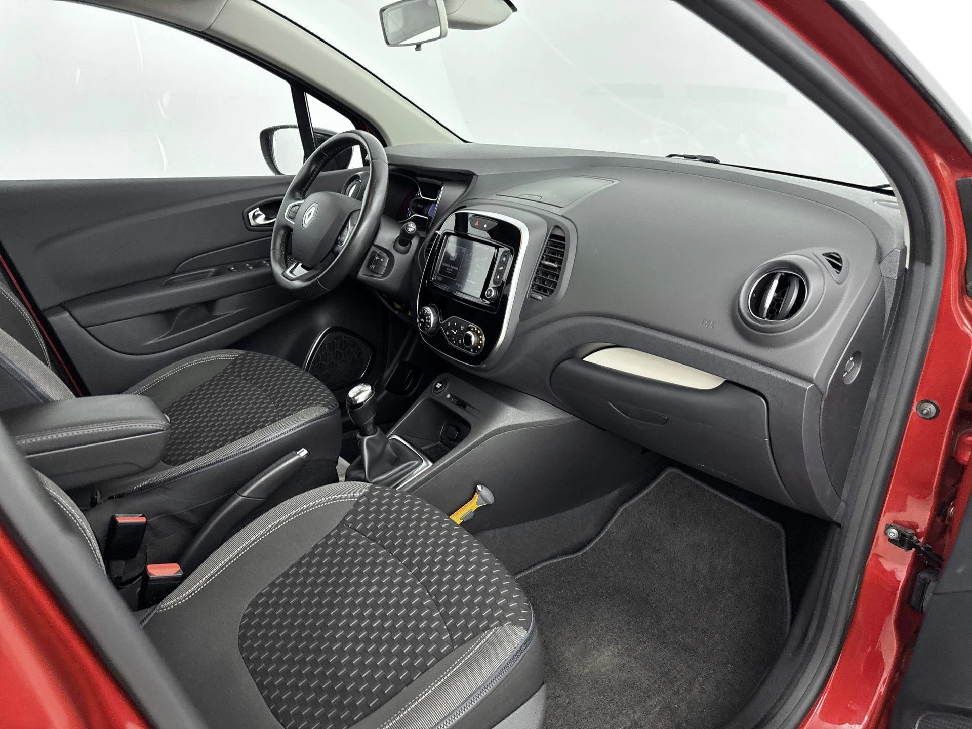 Renault-Captur-image-16