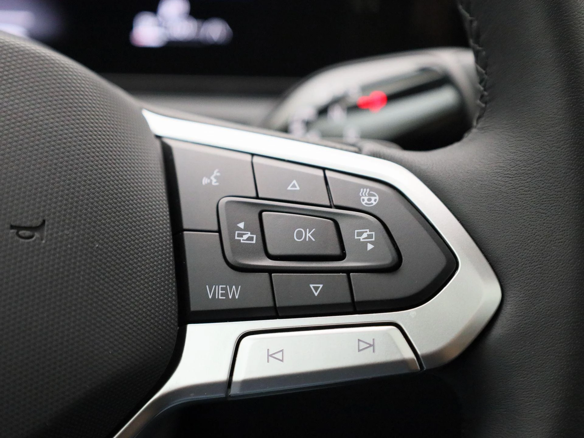 Volkswagen-Tiguan-image-26