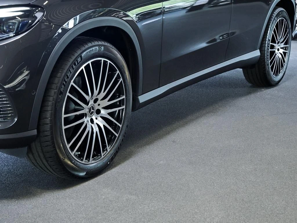 Mercedes-Benz-GLC 200 d-image-2