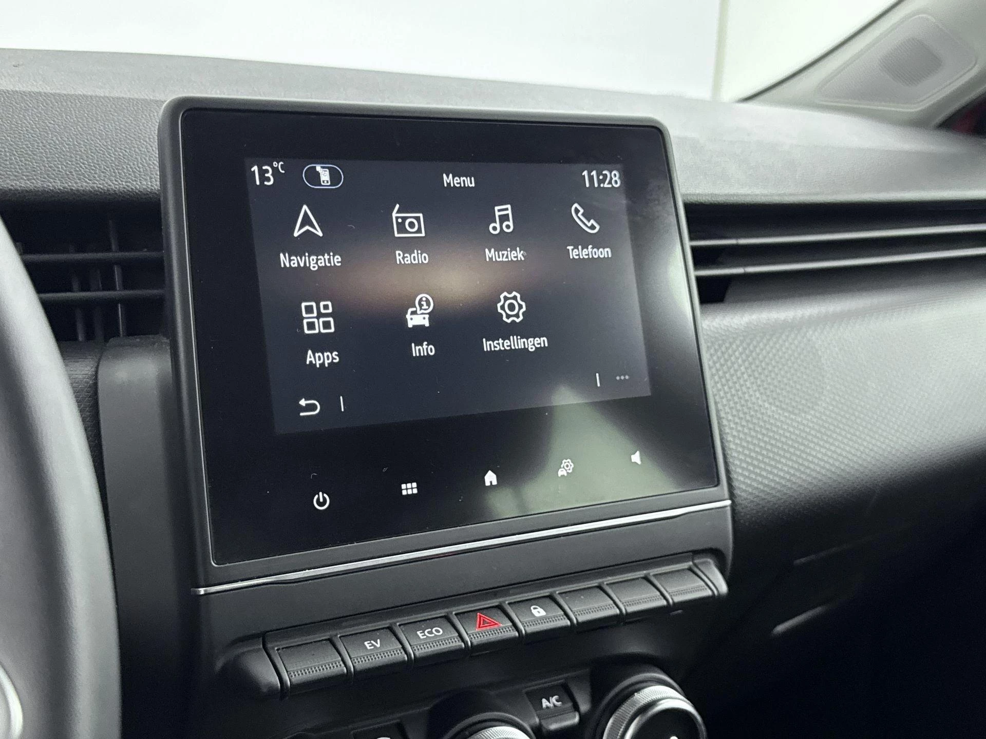 Renault-Clio-image-11