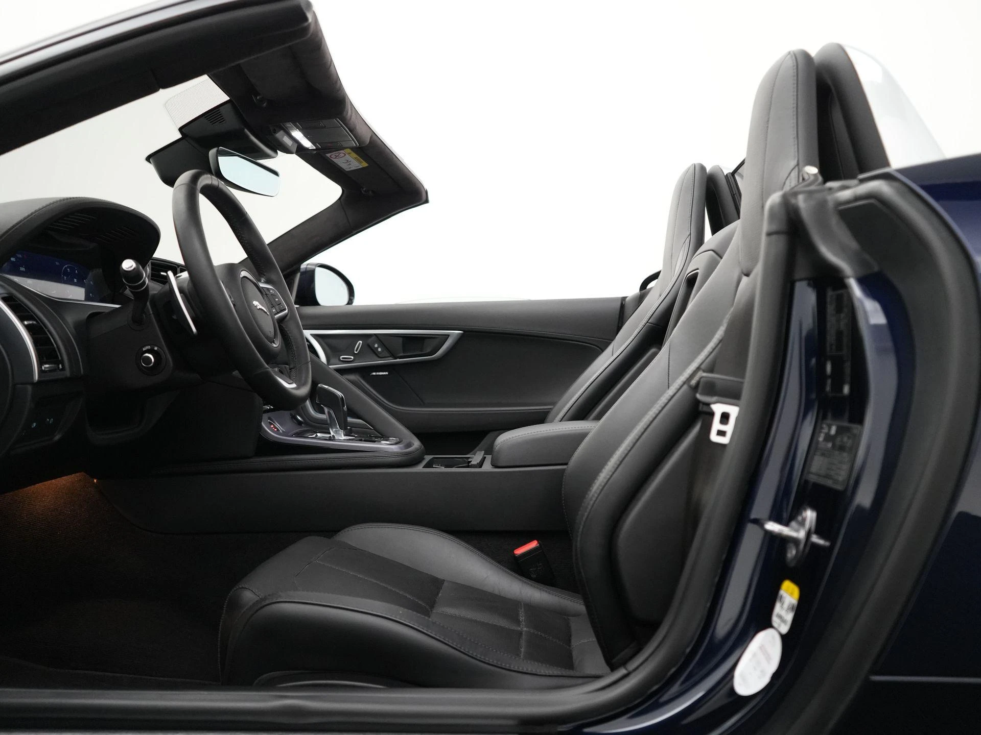 Jaguar F-TYPE P300 RWD First Edition