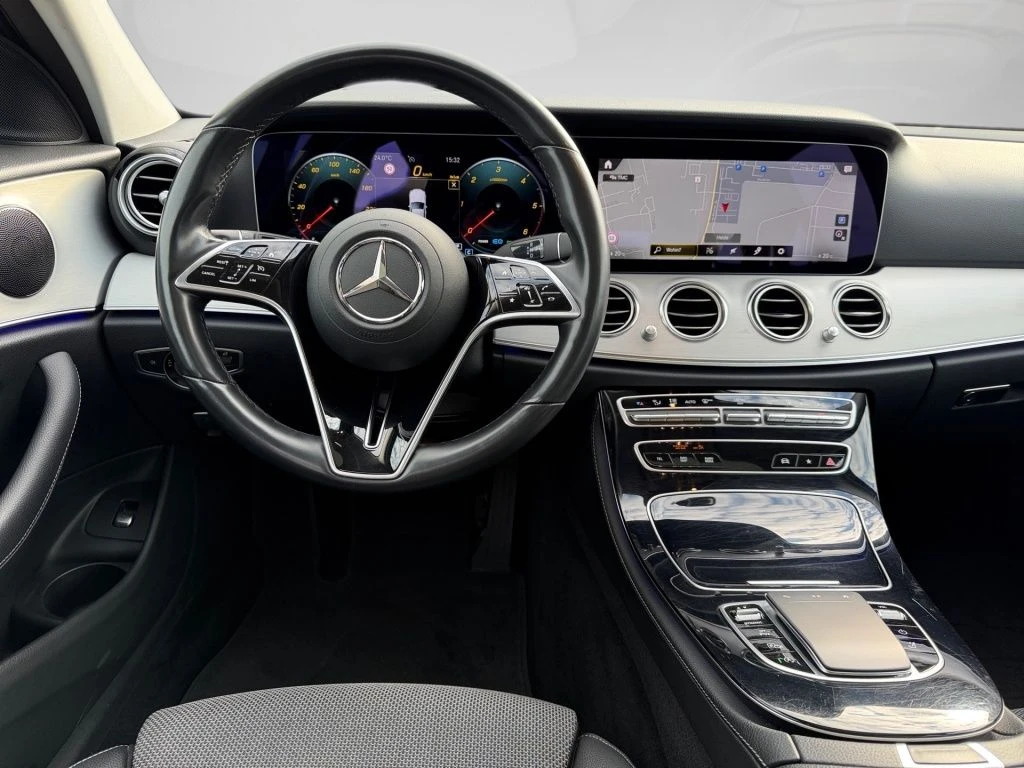 Mercedes-Benz-E-Klasse 220 d-image-10