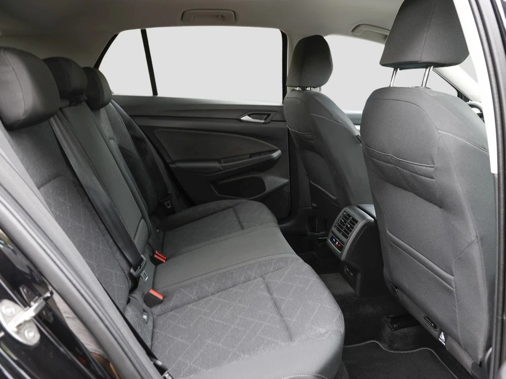 Volkswagen-Golf-image-9