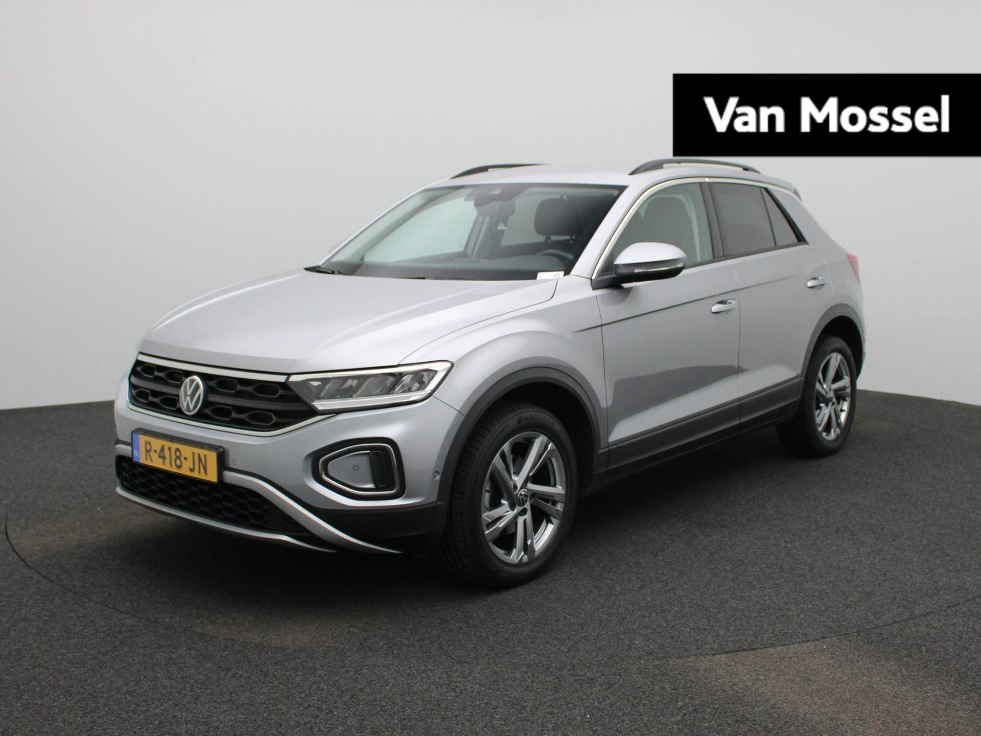 Volkswagen-T-Roc-image-0